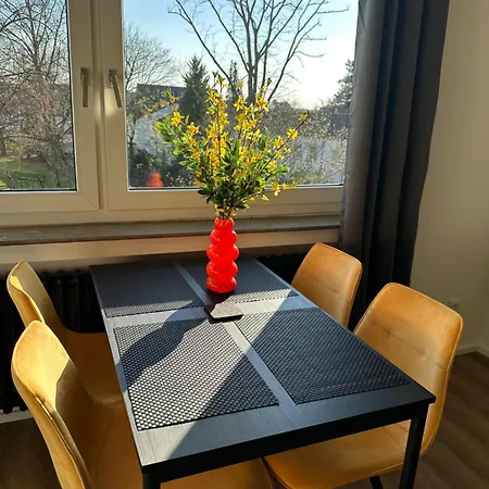 Moderne In Ideal Fuer Geschaeftsreisende Und Urlauber * Ратинген