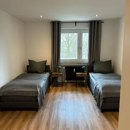 Moderne In Ideal Fuer Geschaeftsreisende Und Urlauber